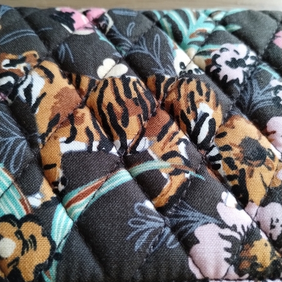 Vera Bradley Exotic Floral And Tiger Print Black Quilted Women Bag & Wallet Set - Picture 10 of 14